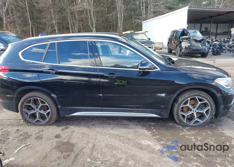 2018 BMW X1 xDrive28I z USA, uszkodzony, nr VIN WBXHT3C38J5L29778